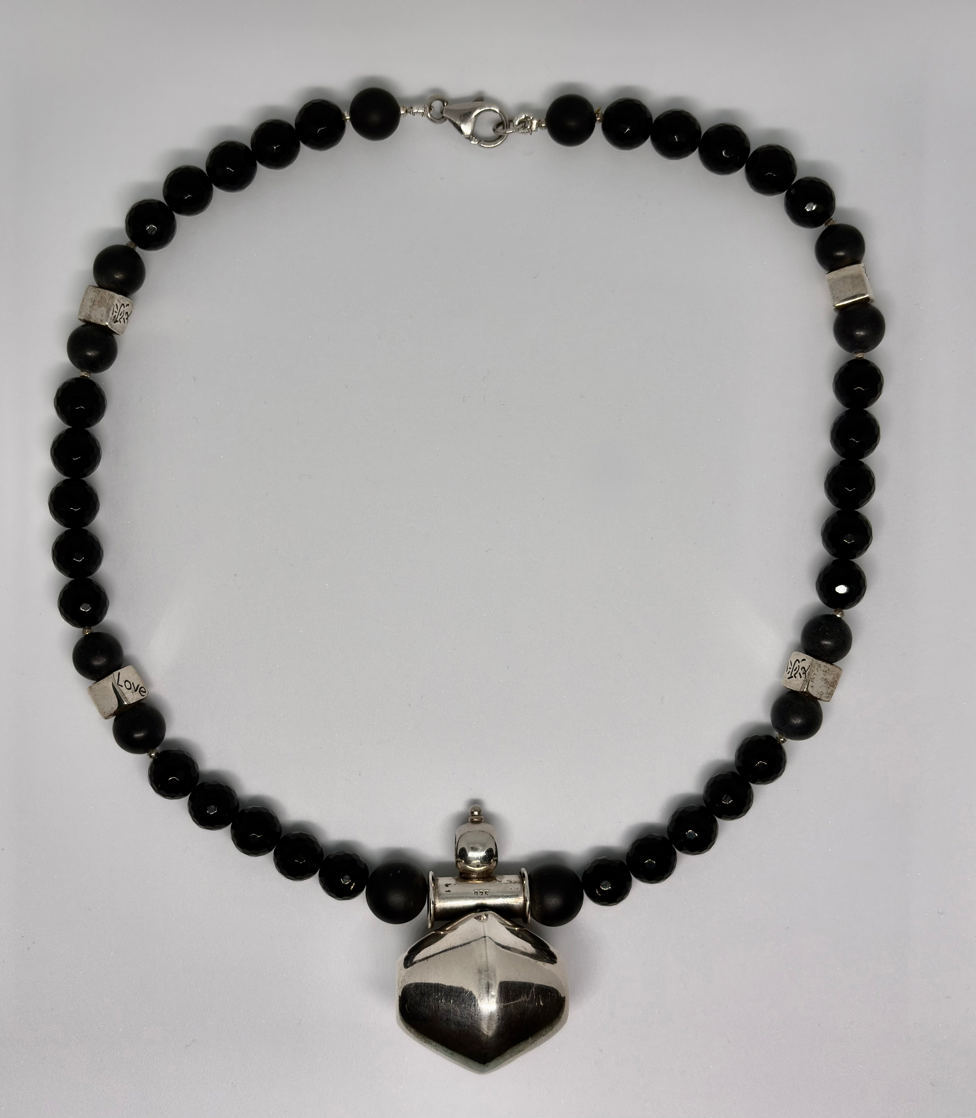 Collana in onice con pendente